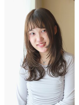 ピース(piece) カーキブラウン　セミロングウルフヘア