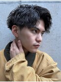 チリつきのないメンズ縦落ちツイストスパイラルパーマ