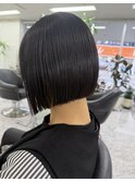 シンプル綺麗！！パッツンボブ、艶感最高ショートボブ！！