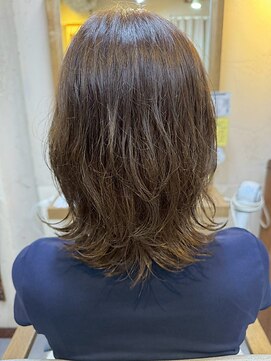 ヘアリゾート粋 ウナム 新宿東口店(enam) ミディアムレイヤー/カール/カーキブラウン