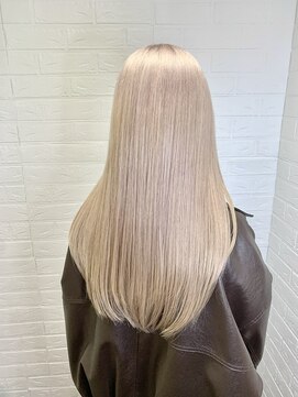 ヘアースペースブルーム プリュス 石橋店(HAIR SPACE BLOOM plus) ホワイトブロンド/ブロンド/ブリーチカラー/レイヤーカット/韓国