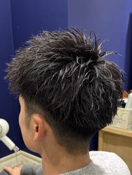ハッシュタグネイビー 仙台駅前店(#NAVY) スパイキーショートフェザーショート波巻きツイスパ仙台美容室