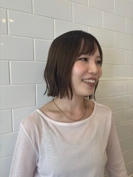 フォークロア(Folklore) 丸くならない大人っぽいボブ