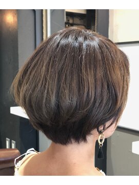 アベリーニューヨーク(Avery NEWYORK) 大人可愛いふんわりボブ