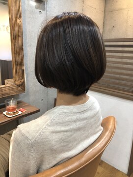 ツリーヘアサロン(Tree Hair Salon) 大人かわいい前下がりショートボブ　30代40代　学芸大学駅