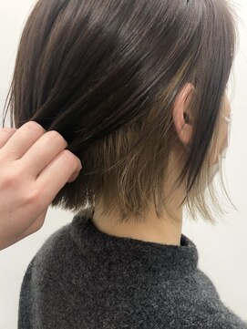 キューズ クラブ(cuz KLUB) 【cuzKLUB】インナーカラーベージュ×外ハネボブ