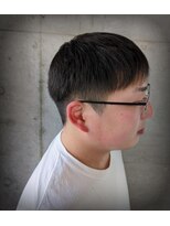 バーバーバー 八広(BARBER-BAR)&nbsp;2ブロック　刈り上げマッシュ　フェードスタイル　サイドパート