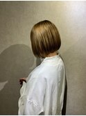 20代30代大人可愛い艶感グレージュ切りっぱなしショート