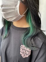 アン(Hair make un)&nbsp;【インナーカラー】ビビットグリーン♪♪
