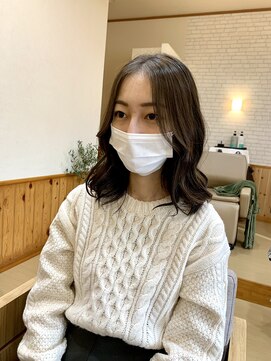 モフ(moff) ミディアムX毛先パーマ