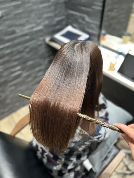 アンドリルム 梅田(&Lillme) 【髪質改善ストレート】他店で綺麗に伸びない。ブリーチ履歴あり