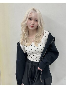 ティント 梅田(Tint) 【TOMOKI】ホワイト/ブロンド/レイヤーカット《大阪梅田駅》