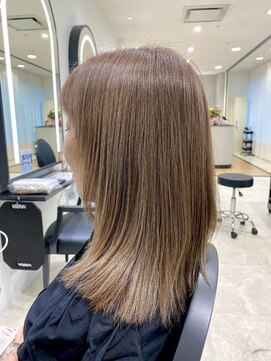 メゾンブラン 川西阪急店(Maison Blanc) 外はねミディアム × 大人ベージュ