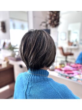 ポリッシュヘアメイク 二和向台店 白髪活かしハイライト