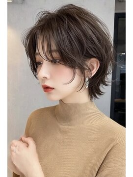 リアン アオヤマ(Liun Aoyama) ラフウェーブショートバーガンディコンパクトショート