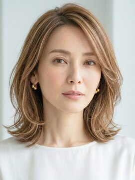 サンタフェ 一宮森本店(Santa'Fe) 脱白髪染め/白髪ぼかしカラー/レイヤーカット/ミディアム