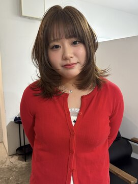 シイ(SIE) オリーブベージュ×ミディアム♪