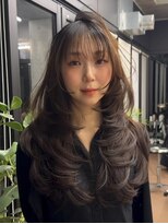 ヌエン 渋谷(NU/EN)&nbsp;夏カラー/オリーブベージュ/バタフライレイヤー/ハッシュカット