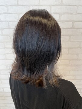 ビス ヘア アンド ビューティー 西新井店(Vis Hair&Beauty) インナーカラー/イヤリングカラー/グレー/シルバー/ケアブリーチ