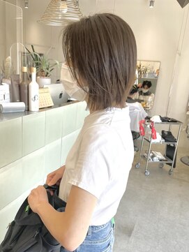 フィグバイアルテフィーチェ(fig by artefice) ぱつっとボブ×アッシュベージュ☆