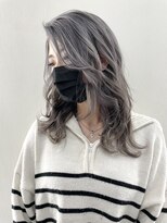 ジンクヘアーセカンド(ZiNK HAIR2nd)&nbsp;ホワイトシルバー×巻き髪スタイル