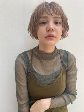 エイチ(H eitf) ウェーブショートボブ