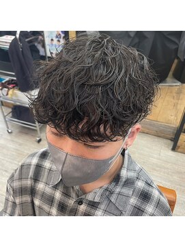 ナンバー アンフィール 渋谷(N° anfeel) 【HIKARU】＠hikaru_cut ナチュラルに盛れる波巻きメンズパーマ