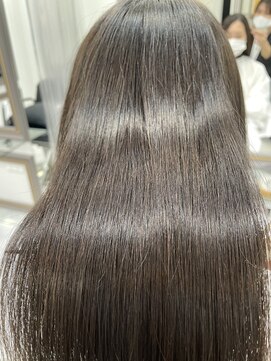 エスカーラ 表参道(THE ESCALA) @aidaman321 髪質改善/髪質改善縮毛矯正/髪質改善トリートメント