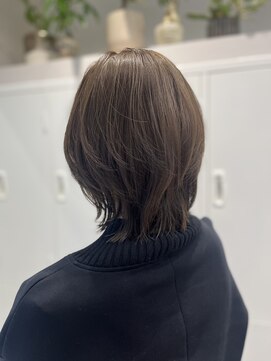 シュク 高円寺(SYUK) グレージュ/ミディアムウルフ/レイヤーカット【SYUK高円寺】