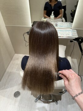 エレノア 四条烏丸店(Eleanor) ブリーチ履歴に美髪矯正○山地