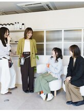 急な欠勤や遅刻も柔軟に対応◎一人で抱え込まないチーム体制＊.。