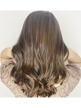 ジーナ 船橋(Zina) オトナ女子ツヤ髪アッシュカラーふんわりミディシースルーバング