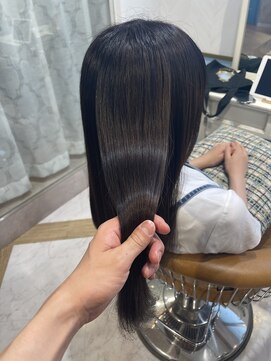 ロンドルーチェ 心斎橋(Lond luce) ダークアッシュ/ミディアムレイヤーカット［髪質改善/縮毛矯正］