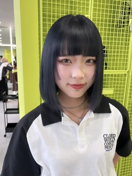 アース コアフュールボーテ 長岡店(EARTH coiffure beaute) ブルーブラックダブルカラーケアブリーチ前下がりボブ