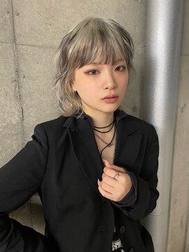 イェン(Yen.) デザインカラー　ブロンドカラー　ウルフヘア