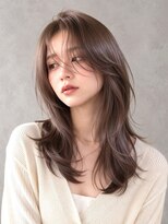 アビリタ(abilita)&nbsp;レイヤー 顔周りカット 前髪 ミルクティーベージュ 透明感カラー