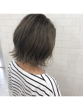 インフィールヘアー(Infeel hair) 切りっぱなしボブ×ペールグレージュ