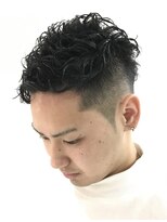 バーバー ハブ(BARBER HAB.) パーマで簡単にキマる！ベリーショート刈り上げスタイル