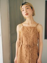 リィベ(Liibe)&nbsp;シャドールーツ　ダブルカラー　ボブ　センターパート