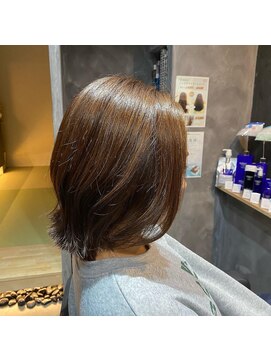 ヨシノ(YOSHINO) 切りっぱなしボブ