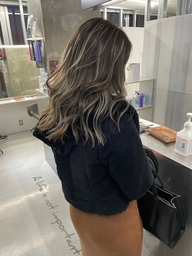 キング 枚方店(K!ng) 【枚方、高槻、梅田】ホワイトハイライト