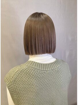 オナー(honor) 20代30代大人可愛い艶感グレージュ切りっぱなしシボブ