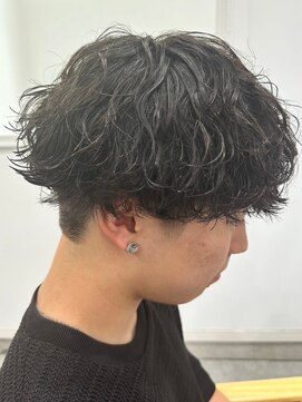 フゥ 宇都宮(FeU) メンズ波巻きスパイラルパーマシャドウパーマ刈り上げマッシュ