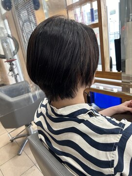 スタジオ アルファプラス 日暮里店(studio α+) ステップボーンカットカットボブショートハイライト白髪ぼかし