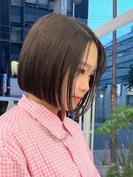 ニトバイアンキシム(nit by ahnkism) ボブミルクティーベージュブリーチダブルカラー堀江