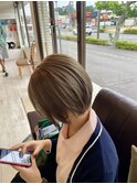 まとまるショートボブ×ミルクティーグレージュ