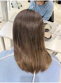 オリーブベージュ