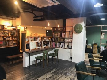 ウリカ(ullica)の写真/居心地の良さを追求したこだわりの店内で、あなたのなりたいを叶えるサロン♪髪も心も癒されてキレイに。