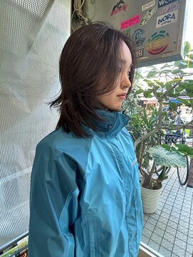 ノラ シブヤ(NORA) ☆センターパートミディアムレイヤーウルフカットカーテンバング