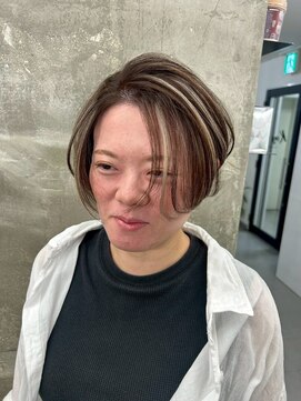 キング 心斎橋店(K!ng) レイヤーカットインナーカラーダブルカラーミルクティー